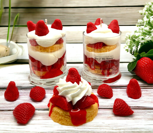 Strawberry Shortcake Candle. 13 oz. Large Dessert Candle